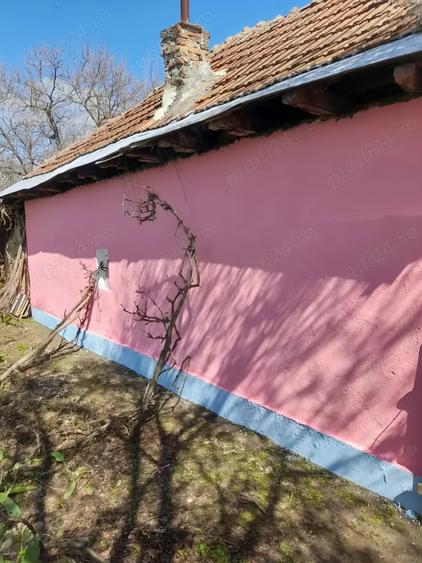 Casă cu 2 camere cu Teren 2007 Mp în Sălcuța