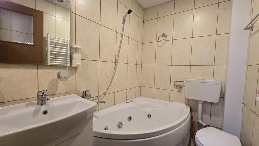 Hotel/Pensiune, de 51 mp, în Vlădeț - Trei Brazi