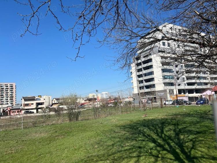 Teren de 1750 mp, în Titan