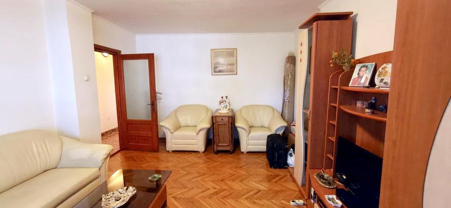 Apartament cu 3 camere decomandat în Gara