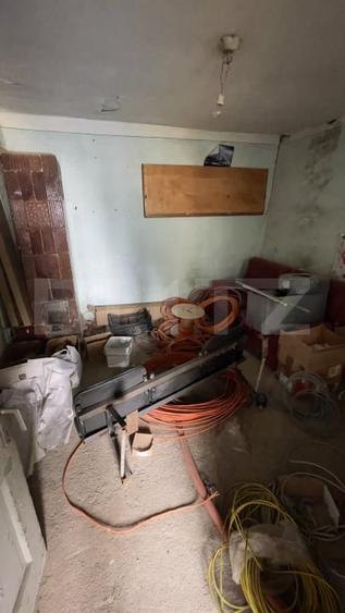 Casă individuală cu 6 camere cu Canalizare în Ultracentral