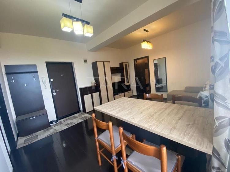 Apartament cu 2 camere semidecomandat, mobilat în Bună Ziua