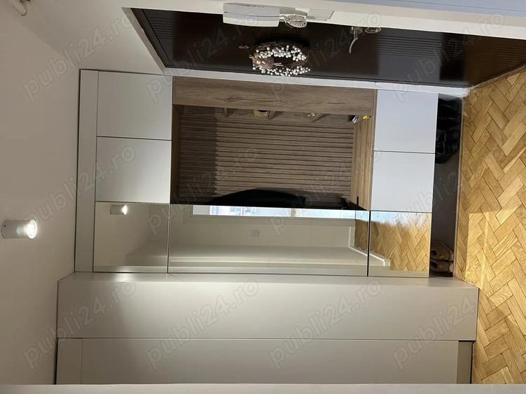 Apartament cu 3 camere decomandat în Aradului