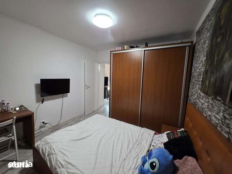 Apartament cu 4 camere decomandat în Berceni