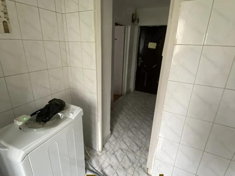 Garsonieră decomandată în Titan