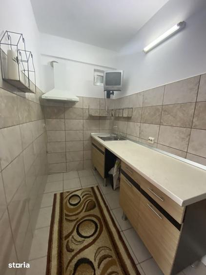Garsonieră decomandată în Micro 13