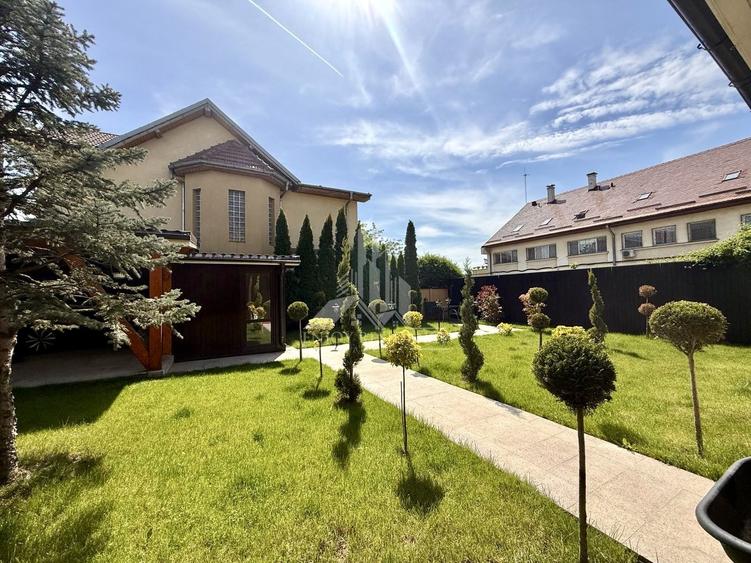 Casă individuală cu 6 camere cu Canalizare în Popești-Leordeni