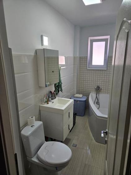 Apartament cu 2 camere decomandat în Ipotești
