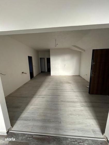 Apartament cu 4 camere în Decebal