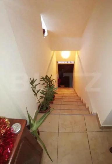 Casă cu 5 camere cu Teren 265 Mp în 1 Mai