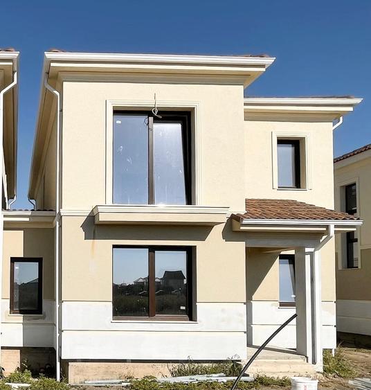 Duplex cu 5 camere cu Canalizare în Moșnița Nouă