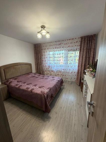 Apartament cu 3 camere decomandat în Împăratul Traian