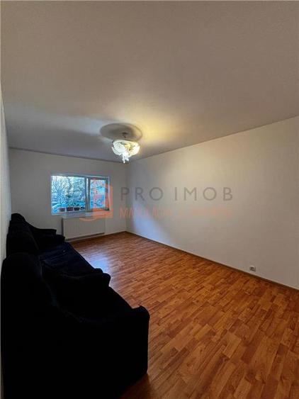 Apartament cu 2 camere decomandat, mobilat în Broșteni