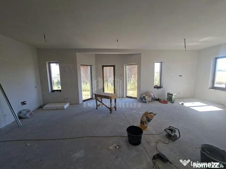 Casă cu 4 camere cu Teren 500 Mp în Sânpetru