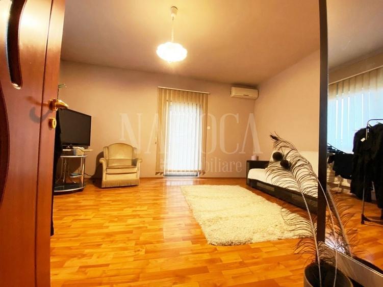 Casă individuală cu 6 camere cu Canalizare în Apahida