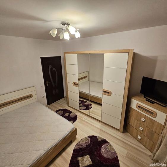 Apartament cu 3 camere decomandat în Turnișor