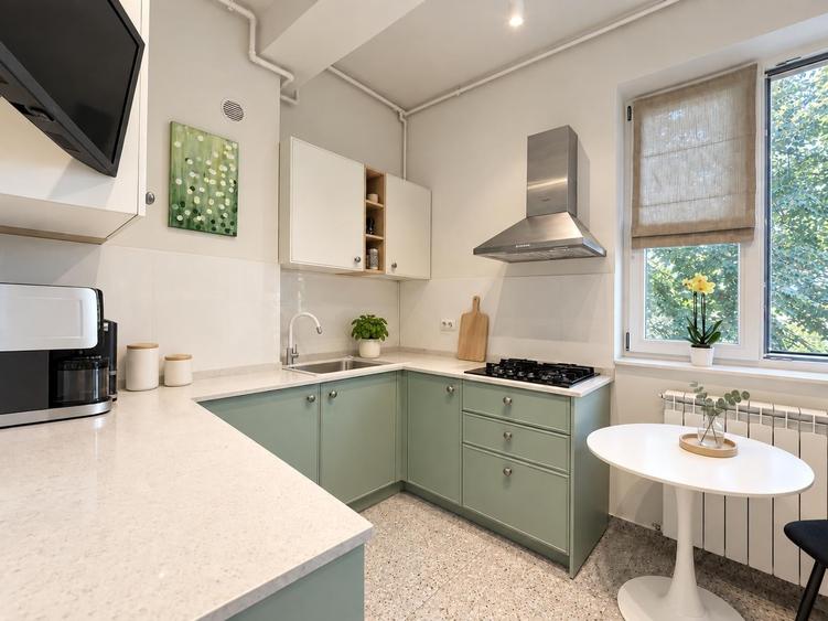 Apartament cu 3 camere decomandat, mobilat în Vatra Luminoasă