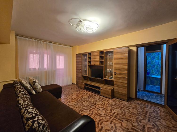 Apartament 3 camere de închiriat metrou Lujerului, Piața Veteranilor - 1