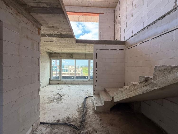 Penthouse pe 2 niveluri, semifinisat, 59 mp, Zona Soporului - 1