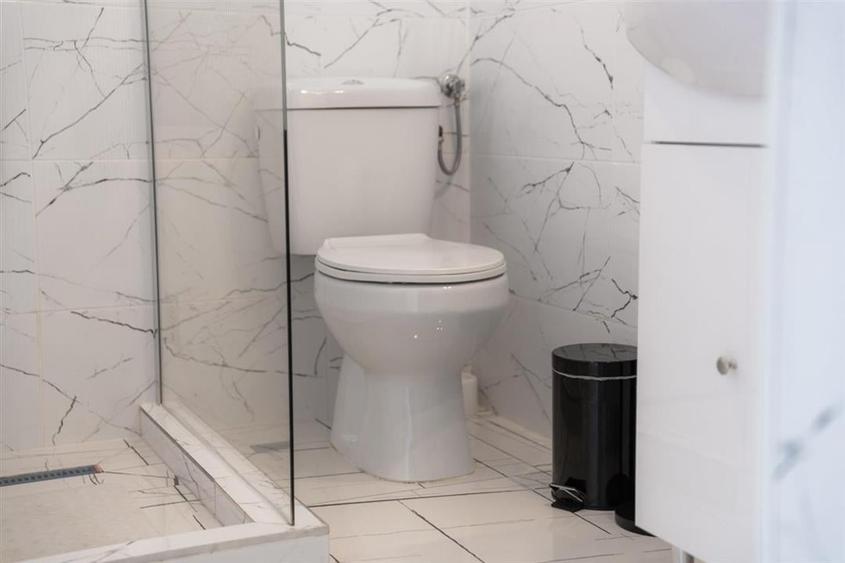 RECO, VILA MODERNA 7 DORMITOARE, BAILE 1 MAI - 9