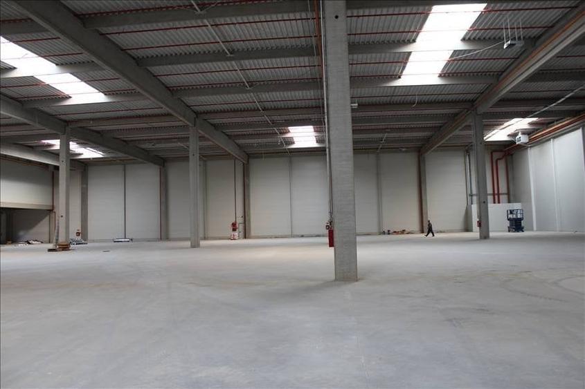 Hala clasa A, acces facil TIR - 17