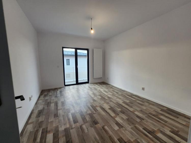 CASA 4 CAMERE, 2 BAI, 440 MP TEREN, MIROSLAVA - 12