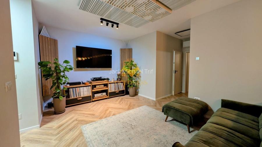 Apartament cu 3 camere semidecomandat, mobilat în Florești
