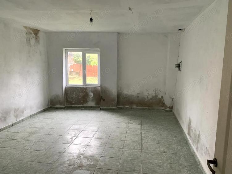 Casa individuala in Otelec - 2,518 mp teren - 2 fronturi stradale - 12