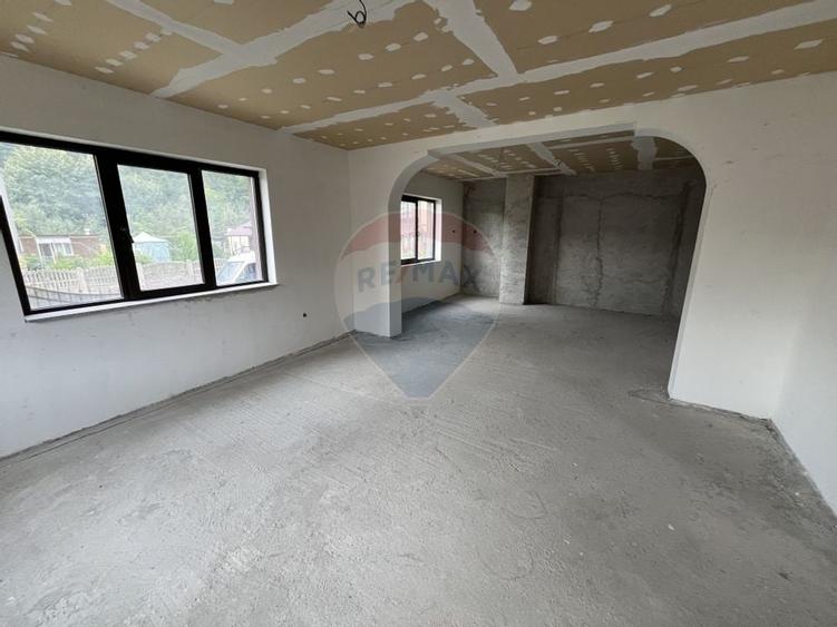 Casa de vanzare in Campulung la pret de apartament. - 9