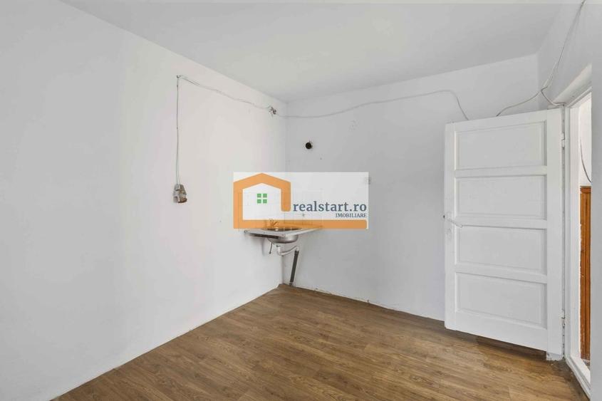 Codlea, depozite si teren 1,7 ha, 5600 mp cladiri, D 155 ml la DJ112A, acces E60 - 11