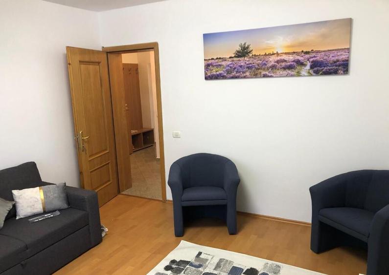 Apartament cu 3 camere, decomandat - zona Centru Civic - 3