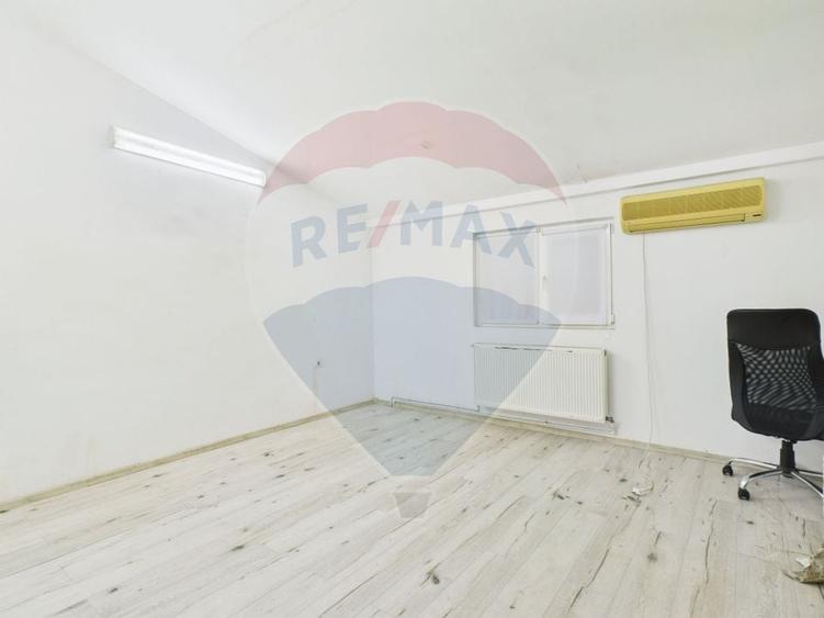 Casă cu 5 camere si 300mp curte, de închiriat în zona Bd. Gloriei - 18