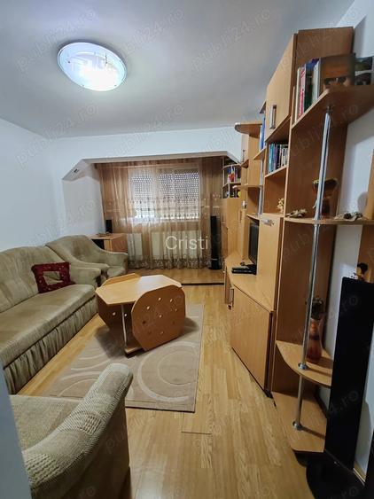 Apartament cu doua camere semi decomandat Apartament cu doua camere semi decomandat