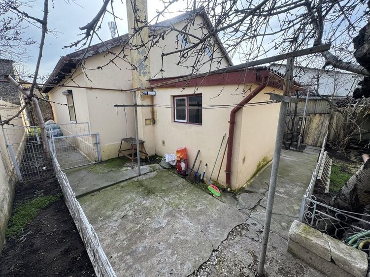 Casă 120 mp + casă 49 mp, teren 640 mp, deschidere 15 ml, Calea Dobrogei – Valu - 13