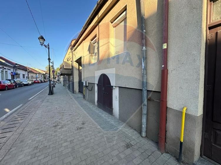 Zona Orasul Vechi- SPATIU COMERCIAL - 2
