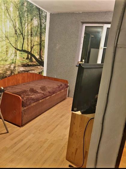 Inchiriez garsoniera cocheta Mall Vitan - 1