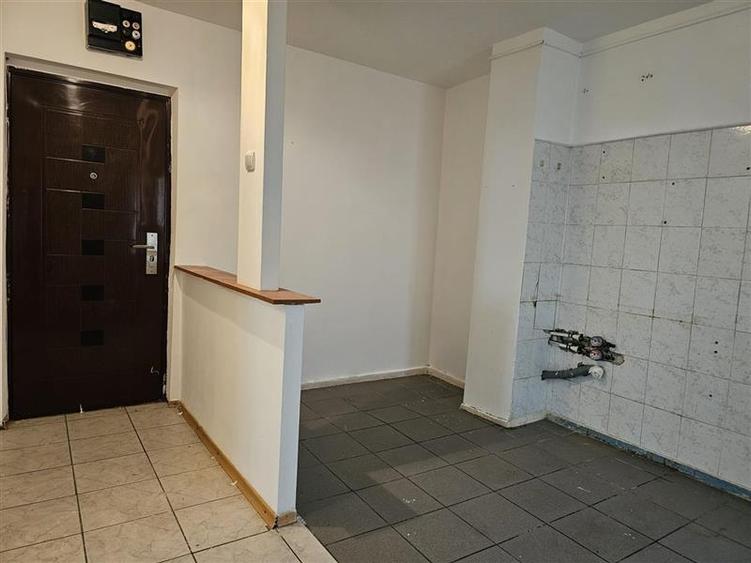 Vanzare Apartament 3 Camere Decomandat Sos.Giurgiului - 4