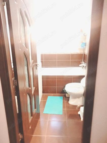 Proprietar , vand apartament decomandat ,3 camere - 5