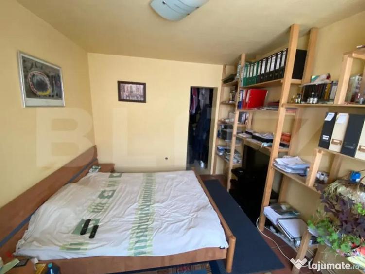 Casa de 284 mp, impartit in 3 apartamente, teren 503 mp, Gri - 7