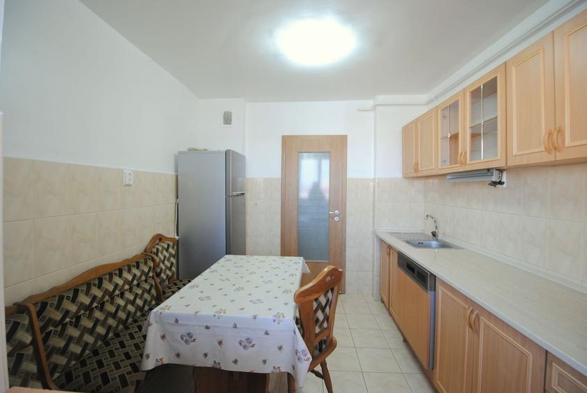 De vanzare apartament cu 3 camere- zona Circumvalatiunii-comision 0 - 10