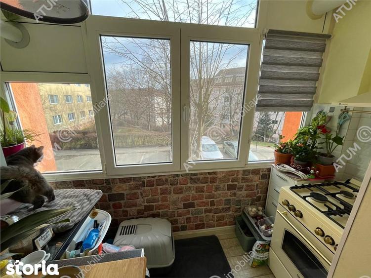 Apartament 3 camere balcon etaj 1 zona Vasile Aaron din Sibiu - 2
