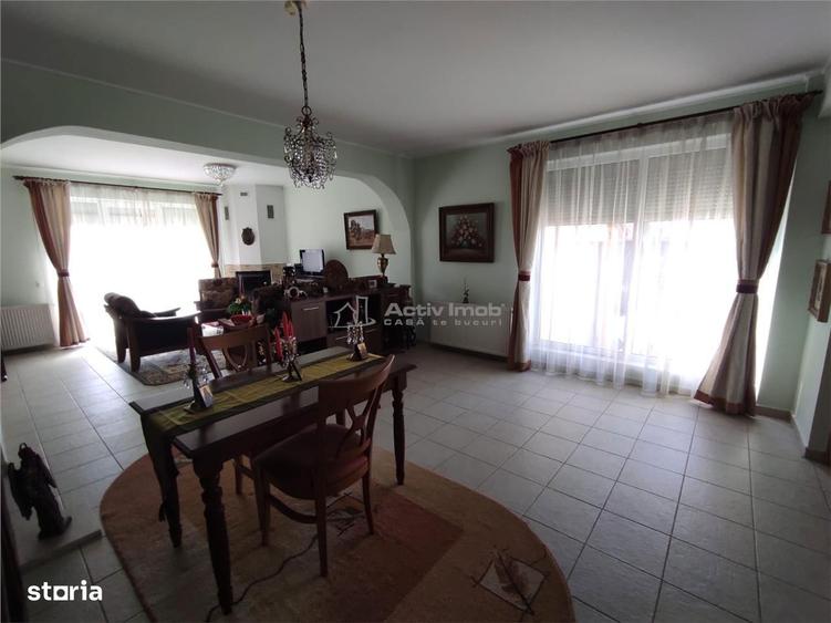 Vila 7 camere 230 mp - Clinceni Str. Monumentul Eroilor - 1