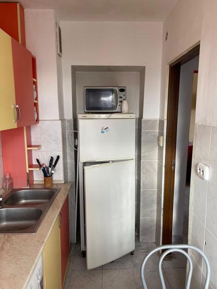 Inchiriez apartament 3 camere, lebada - 2