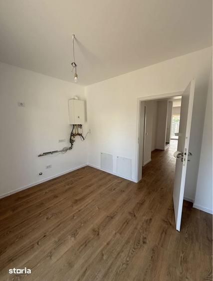 Casă cu 3 camere cu Teren 370 Mp în Central