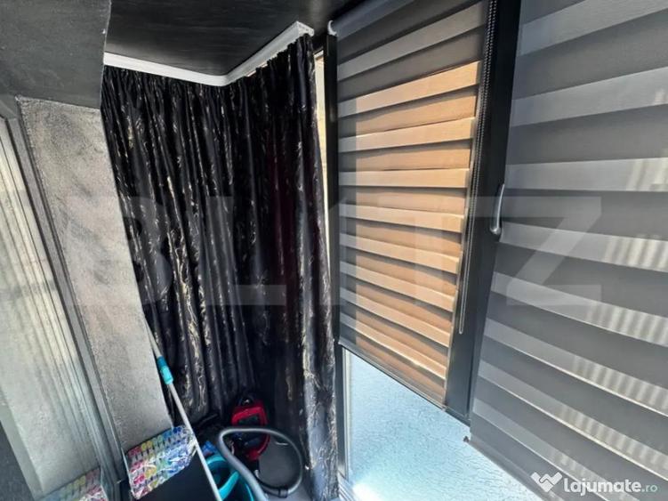 Apartament de vanzare, cu 2 camere, zona Micro 6 - 1