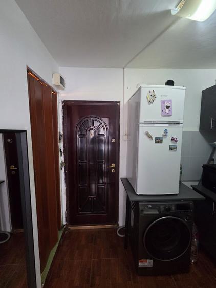 Garsoniera de vanzare , zona Umt - 3