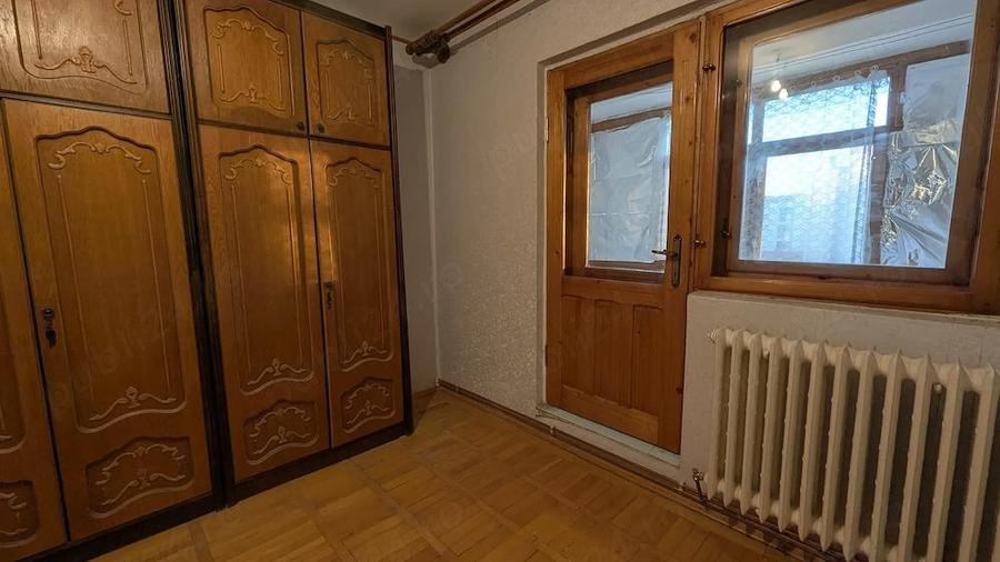 Vand apartament ultracentral Pa?cani - 2