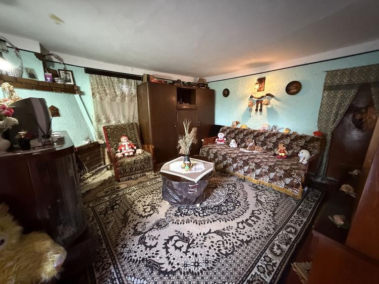 Casa demolabila  și teren 800mp cu toate utilitățile deschidere 26,5mp - 15