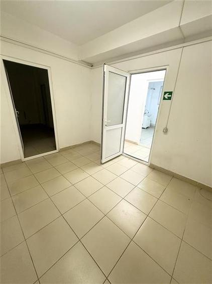 Spatiu comercial foarte spatios, ideal pentru clinici medicale, zona Brotacei - 3