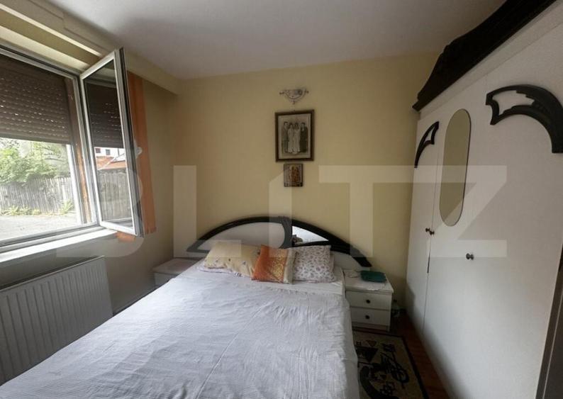 Apartament 3 camere, 70 mp , zona 8 Mai - 9